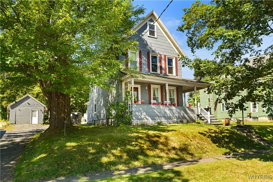 6 1st Street, Whitestown, New York 13492, Whitestown, New York 13492, 3 Bedrooms Bedrooms, 8 Rooms Rooms,1 BathroomBathrooms,Residential,Closed,6 1st Street, Whitestown, New York 13492,0,B1625690