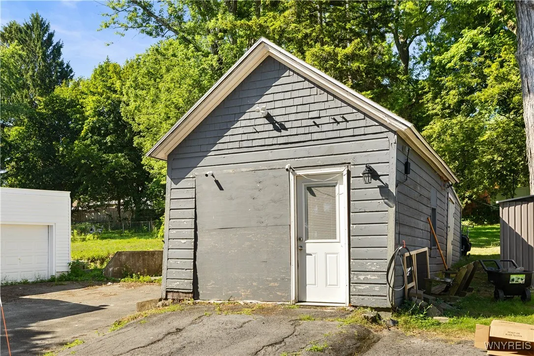 6 1st Street, Whitestown, New York 13492, Whitestown, New York 13492, 3 Bedrooms Bedrooms, 8 Rooms Rooms,1 BathroomBathrooms,Residential,Closed,6 1st Street, Whitestown, New York 13492,0,B1625690