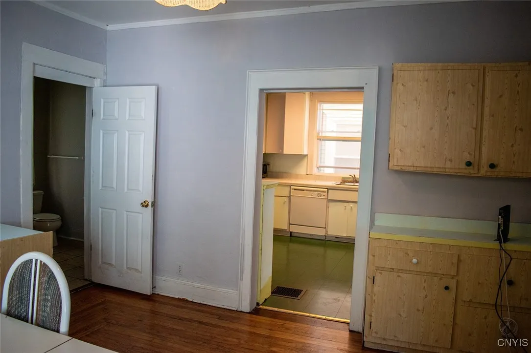 951 Lancaster Avenue, Syracuse, New York 13210, Syracuse, New York 13210, 5 Bedrooms Bedrooms, 10 Rooms Rooms,2 BathroomsBathrooms,Residential Lease,For Rent,951 Lancaster Avenue, Syracuse, New York 13210,S1624602