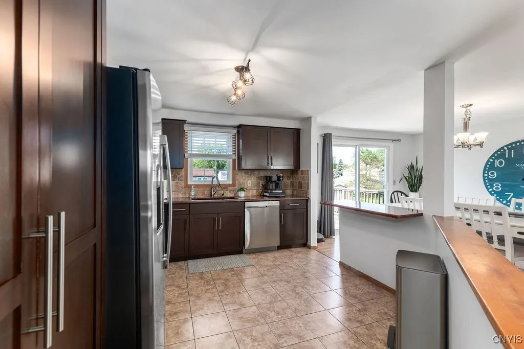 8145 Rapallo Way, Clay, New York 13041, Clay, New York 13041, 3 Bedrooms Bedrooms, 7 Rooms Rooms,1 BathroomBathrooms,Residential,Closed,8145 Rapallo Way, Clay, New York 13041,0,S1626644