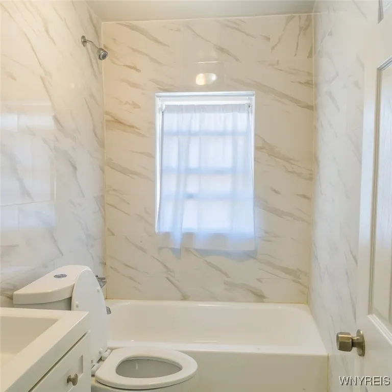 1504 William Street, Buffalo, New York 14206, Buffalo, New York 14206, 3 Bedrooms Bedrooms, 6 Rooms Rooms,1 BathroomBathrooms,Residential Lease,For Rent,1504 William Street, Buffalo, New York 14206,B1626655