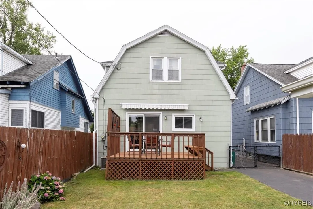 34 Downing Street, Buffalo, New York 14220, Buffalo, New York 14220, 3 Bedrooms Bedrooms, 6 Rooms Rooms,1 BathroomBathrooms,Residential,For Sale,34 Downing Street, Buffalo, New York 14220,B1625785