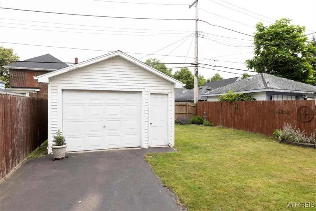 34 Downing Street, Buffalo, New York 14220, Buffalo, New York 14220, 3 Bedrooms Bedrooms, 6 Rooms Rooms,1 BathroomBathrooms,Residential,For Sale,34 Downing Street, Buffalo, New York 14220,B1625785