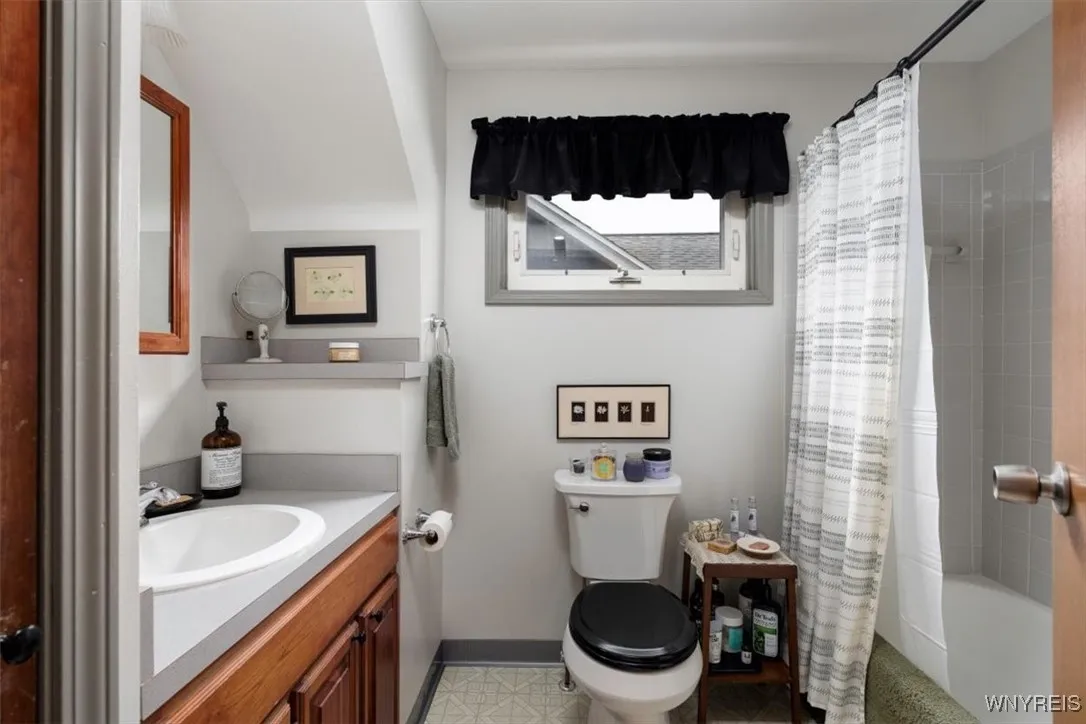 34 Downing Street, Buffalo, New York 14220, Buffalo, New York 14220, 3 Bedrooms Bedrooms, 6 Rooms Rooms,1 BathroomBathrooms,Residential,For Sale,34 Downing Street, Buffalo, New York 14220,B1625785