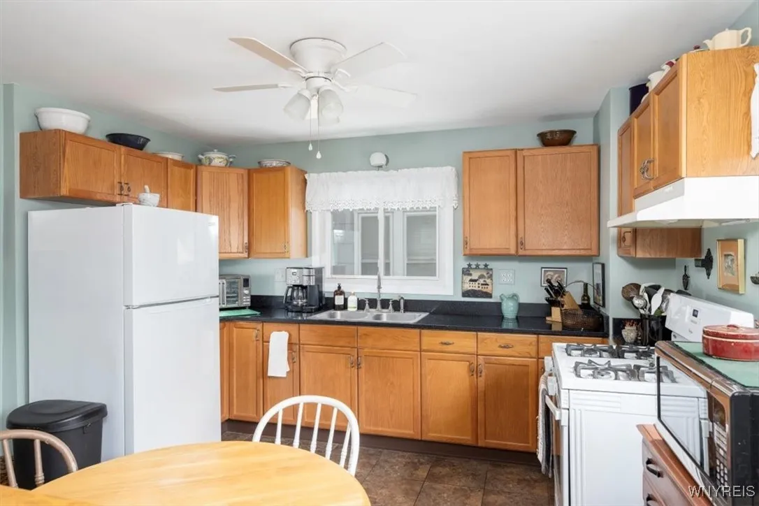 34 Downing Street, Buffalo, New York 14220, Buffalo, New York 14220, 3 Bedrooms Bedrooms, 6 Rooms Rooms,1 BathroomBathrooms,Residential,For Sale,34 Downing Street, Buffalo, New York 14220,B1625785