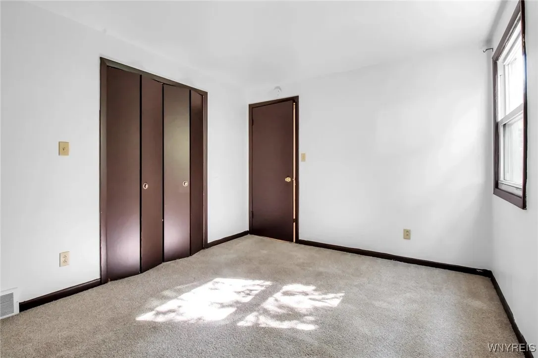 247 Glenhaven, Amherst, New York 14228, Amherst, New York 14228, 3 Bedrooms Bedrooms, 4 Rooms Rooms,1 BathroomBathrooms,Residential Lease,For Rent,247 Glenhaven, Amherst, New York 14228,B1626705