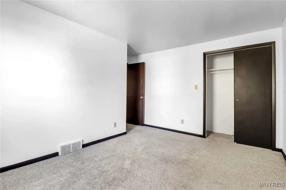 247 Glenhaven, Amherst, New York 14228, Amherst, New York 14228, 3 Bedrooms Bedrooms, 4 Rooms Rooms,1 BathroomBathrooms,Residential Lease,For Rent,247 Glenhaven, Amherst, New York 14228,B1626705
