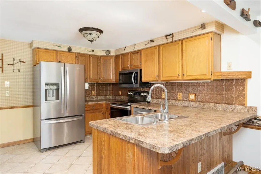 191 Bridle Path, Orchard Park, New York 14127, Orchard Park, New York 14127, 2 Bedrooms Bedrooms, 7 Rooms Rooms,2 BathroomsBathrooms,Residential,For Sale,191 Bridle Path, Orchard Park, New York 14127,B1623201