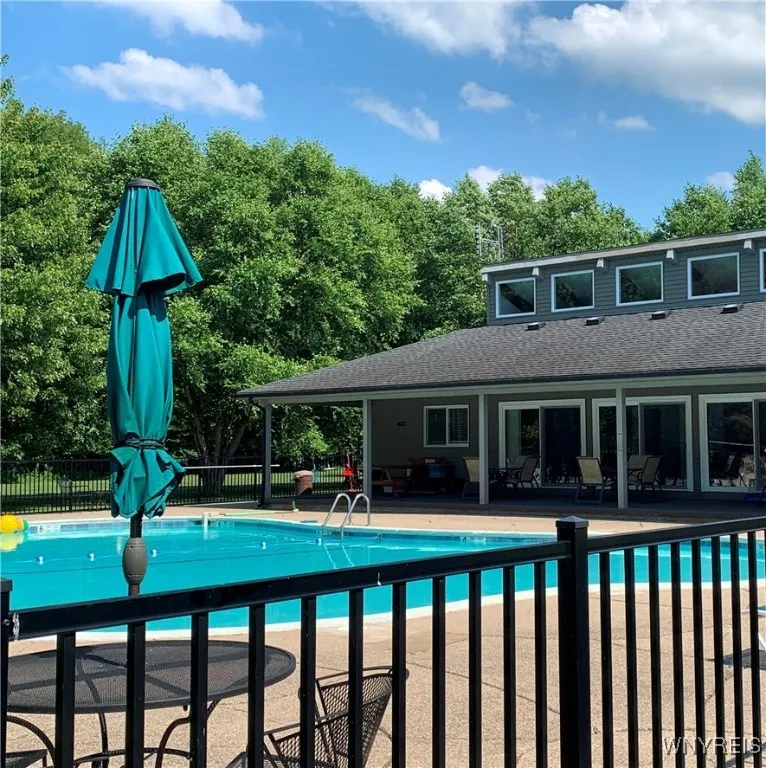 191 Bridle Path, Orchard Park, New York 14127, Orchard Park, New York 14127, 2 Bedrooms Bedrooms, 7 Rooms Rooms,2 BathroomsBathrooms,Residential,For Sale,191 Bridle Path, Orchard Park, New York 14127,B1623201