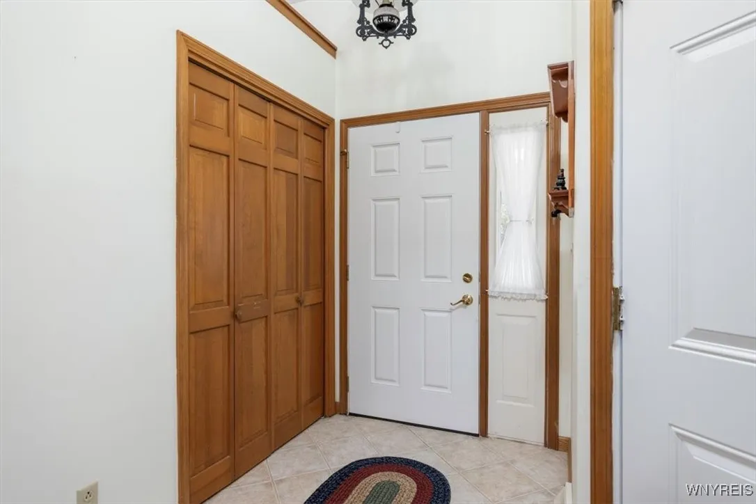 191 Bridle Path, Orchard Park, New York 14127, Orchard Park, New York 14127, 2 Bedrooms Bedrooms, 7 Rooms Rooms,2 BathroomsBathrooms,Residential,For Sale,191 Bridle Path, Orchard Park, New York 14127,B1623201