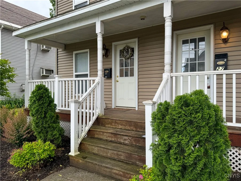 27 Greenman Avenue 1, Whitestown, New York 13417, Whitestown, New York 13417, 2 Bedrooms Bedrooms, 7 Rooms Rooms,1 BathroomBathrooms,Residential Lease,For Rent,27 Greenman Avenue 1, Whitestown, New York 13417,S1626594