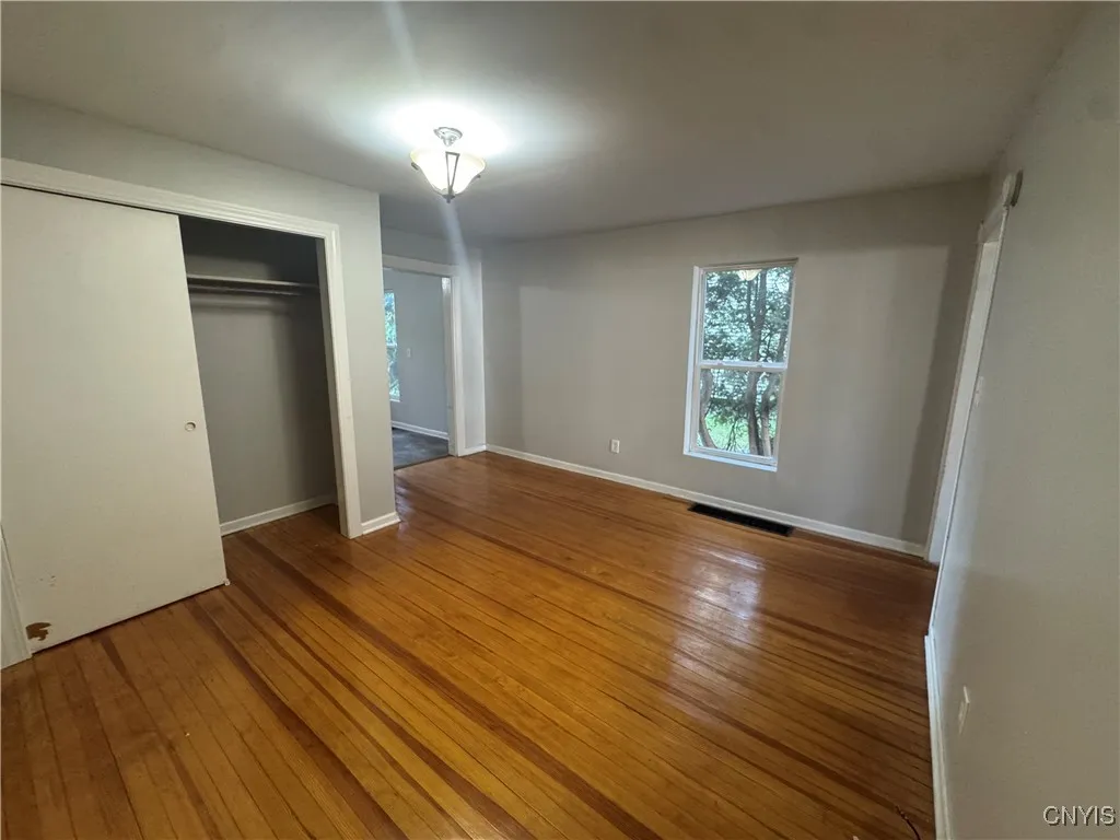 27 Greenman Avenue 2, Whitestown, New York 13417, Whitestown, New York 13417, 2 Bedrooms Bedrooms, 7 Rooms Rooms,1 BathroomBathrooms,Residential Lease,For Rent,27 Greenman Avenue 2, Whitestown, New York 13417,S1626597