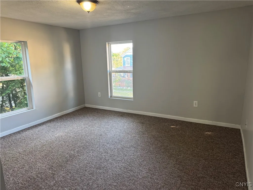 27 Greenman Avenue 2, Whitestown, New York 13417, Whitestown, New York 13417, 2 Bedrooms Bedrooms, 7 Rooms Rooms,1 BathroomBathrooms,Residential Lease,For Rent,27 Greenman Avenue 2, Whitestown, New York 13417,S1626597