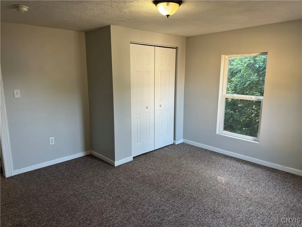 27 Greenman Avenue 2, Whitestown, New York 13417, Whitestown, New York 13417, 2 Bedrooms Bedrooms, 7 Rooms Rooms,1 BathroomBathrooms,Residential Lease,For Rent,27 Greenman Avenue 2, Whitestown, New York 13417,S1626597