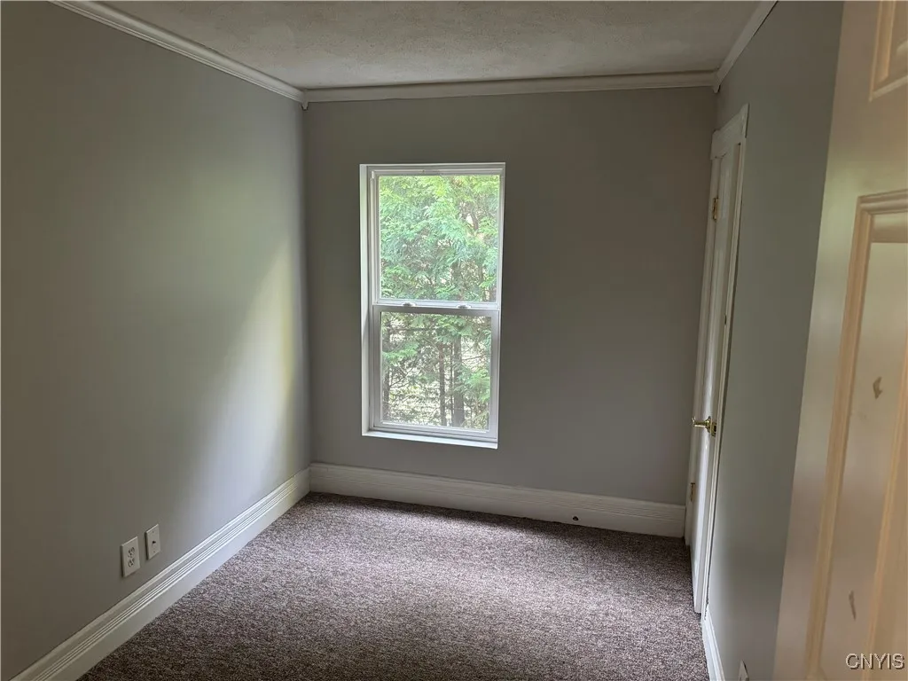 27 Greenman Avenue 2, Whitestown, New York 13417, Whitestown, New York 13417, 2 Bedrooms Bedrooms, 7 Rooms Rooms,1 BathroomBathrooms,Residential Lease,For Rent,27 Greenman Avenue 2, Whitestown, New York 13417,S1626597