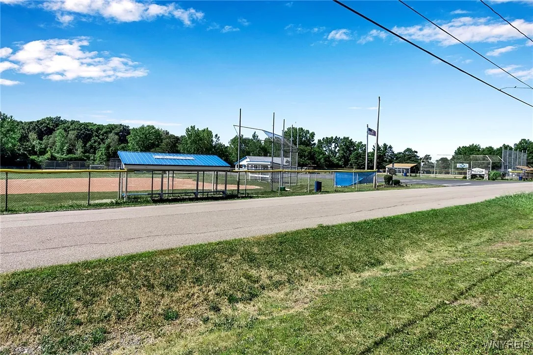 Neighborhood park closeby with baseball etc