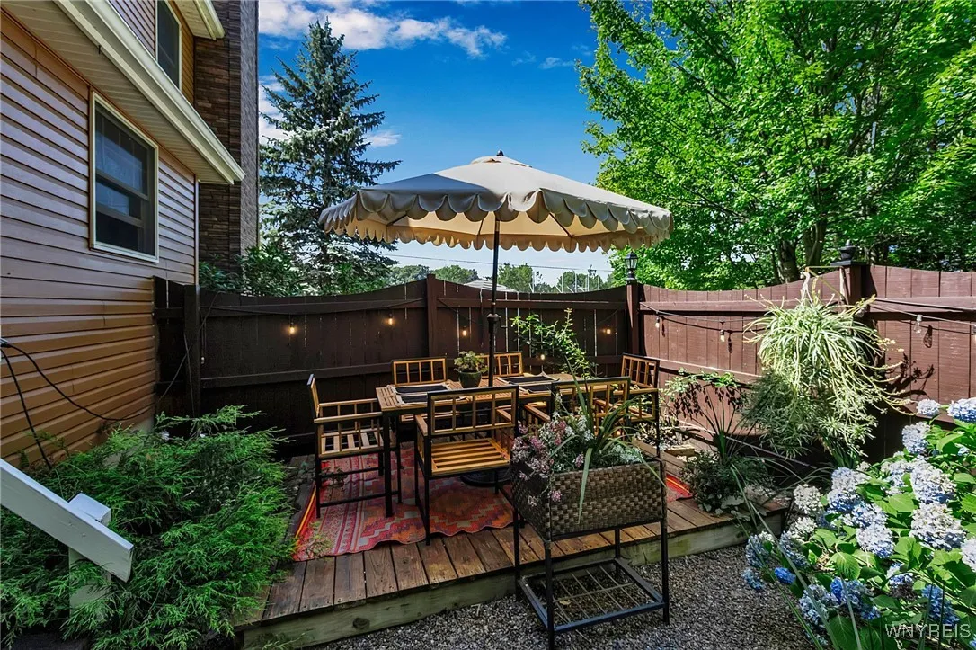 Main outside dining area