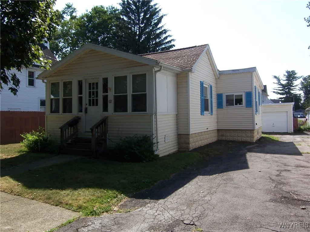 12 Linwood Avenue, Batavia City, New York 14020, Batavia City, New York 14020, 1 Bedroom Bedrooms, 4 Rooms Rooms,1 BathroomBathrooms,Residential,Closed,12 Linwood Avenue, Batavia City, New York 14020,0,B1626460