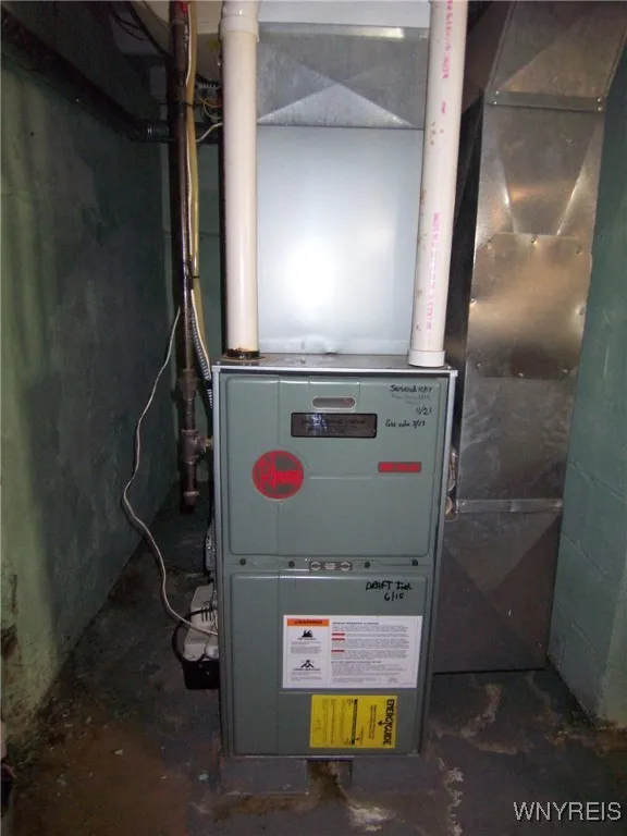 12 Linwood Avenue, Batavia City, New York 14020, Batavia City, New York 14020, 1 Bedroom Bedrooms, 4 Rooms Rooms,1 BathroomBathrooms,Residential,Closed,12 Linwood Avenue, Batavia City, New York 14020,0,B1626460