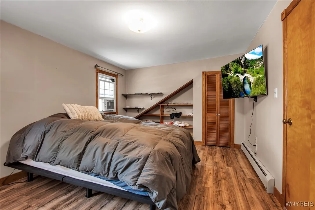 Front Home's Primary Bedroom