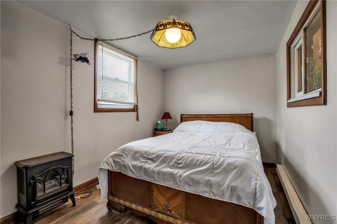 Cottage Bedroom 1