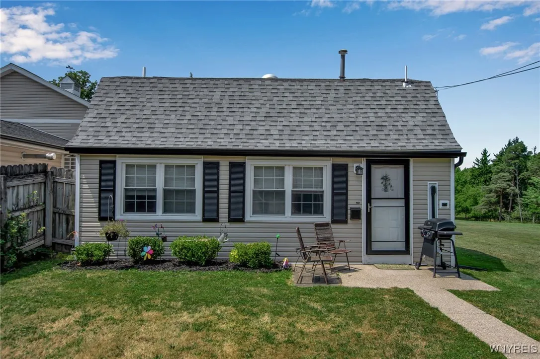 Back House / Cottage