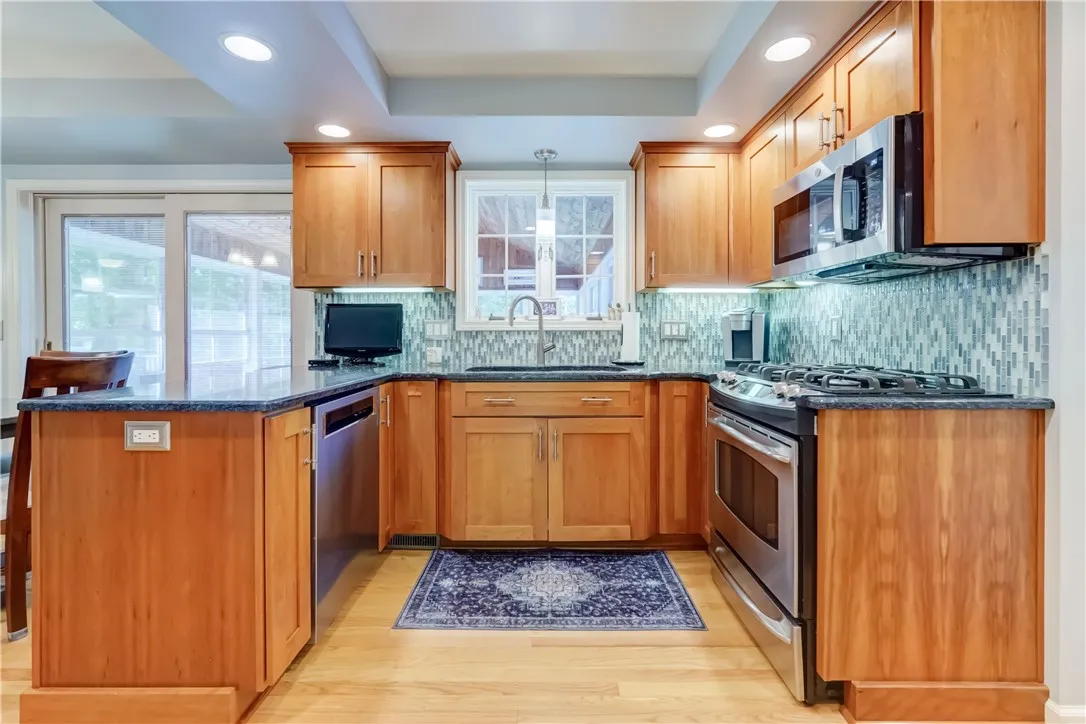 5713 Lincoln Road, Ontario, New York 14519, Ontario, New York 14519, 4 Bedrooms Bedrooms, 8 Rooms Rooms,2 BathroomsBathrooms,Residential,Closed,5713 Lincoln Road, Ontario, New York 14519,0,R1626320