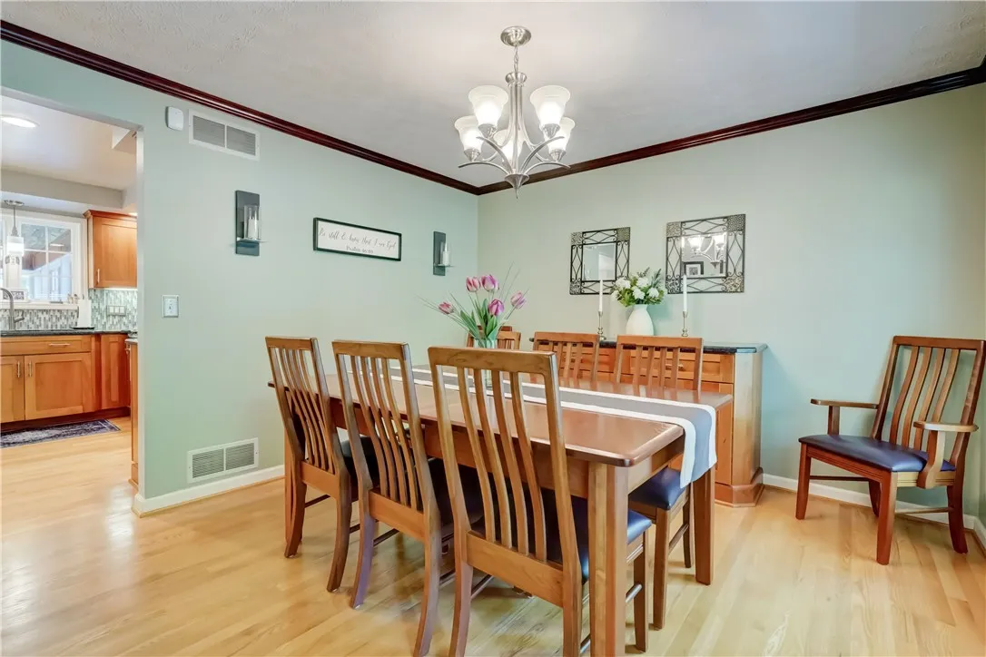 5713 Lincoln Road, Ontario, New York 14519, Ontario, New York 14519, 4 Bedrooms Bedrooms, 8 Rooms Rooms,2 BathroomsBathrooms,Residential,Closed,5713 Lincoln Road, Ontario, New York 14519,0,R1626320