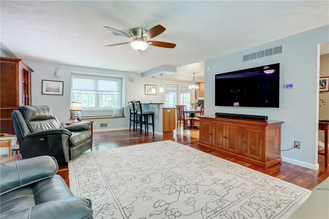 5713 Lincoln Road, Ontario, New York 14519, Ontario, New York 14519, 4 Bedrooms Bedrooms, 8 Rooms Rooms,2 BathroomsBathrooms,Residential,Closed,5713 Lincoln Road, Ontario, New York 14519,0,R1626320