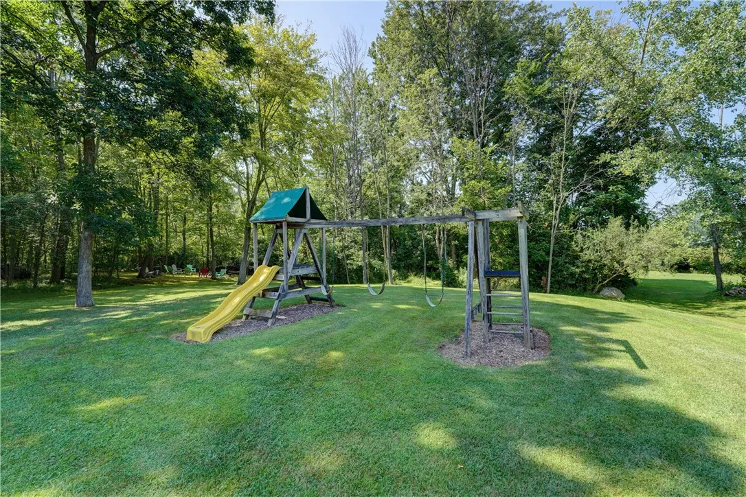 5713 Lincoln Road, Ontario, New York 14519, Ontario, New York 14519, 4 Bedrooms Bedrooms, 8 Rooms Rooms,2 BathroomsBathrooms,Residential,Closed,5713 Lincoln Road, Ontario, New York 14519,0,R1626320