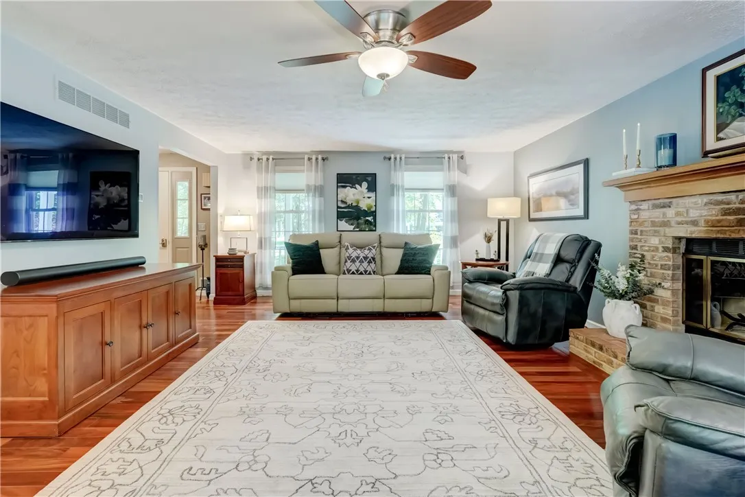 5713 Lincoln Road, Ontario, New York 14519, Ontario, New York 14519, 4 Bedrooms Bedrooms, 8 Rooms Rooms,2 BathroomsBathrooms,Residential,Closed,5713 Lincoln Road, Ontario, New York 14519,0,R1626320