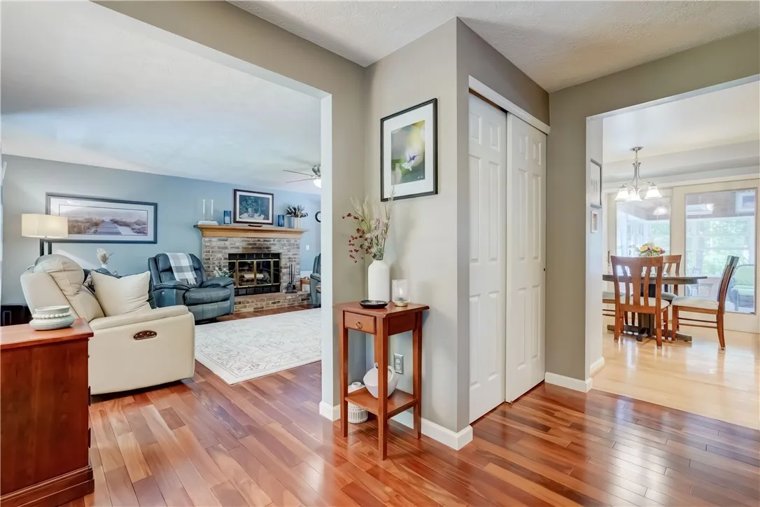 5713 Lincoln Road, Ontario, New York 14519, Ontario, New York 14519, 4 Bedrooms Bedrooms, 8 Rooms Rooms,2 BathroomsBathrooms,Residential,Closed,5713 Lincoln Road, Ontario, New York 14519,0,R1626320