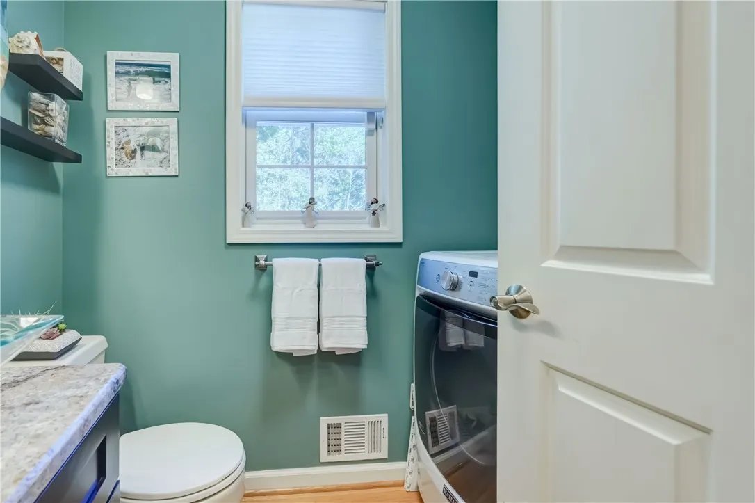 5713 Lincoln Road, Ontario, New York 14519, Ontario, New York 14519, 4 Bedrooms Bedrooms, 8 Rooms Rooms,2 BathroomsBathrooms,Residential,Closed,5713 Lincoln Road, Ontario, New York 14519,0,R1626320