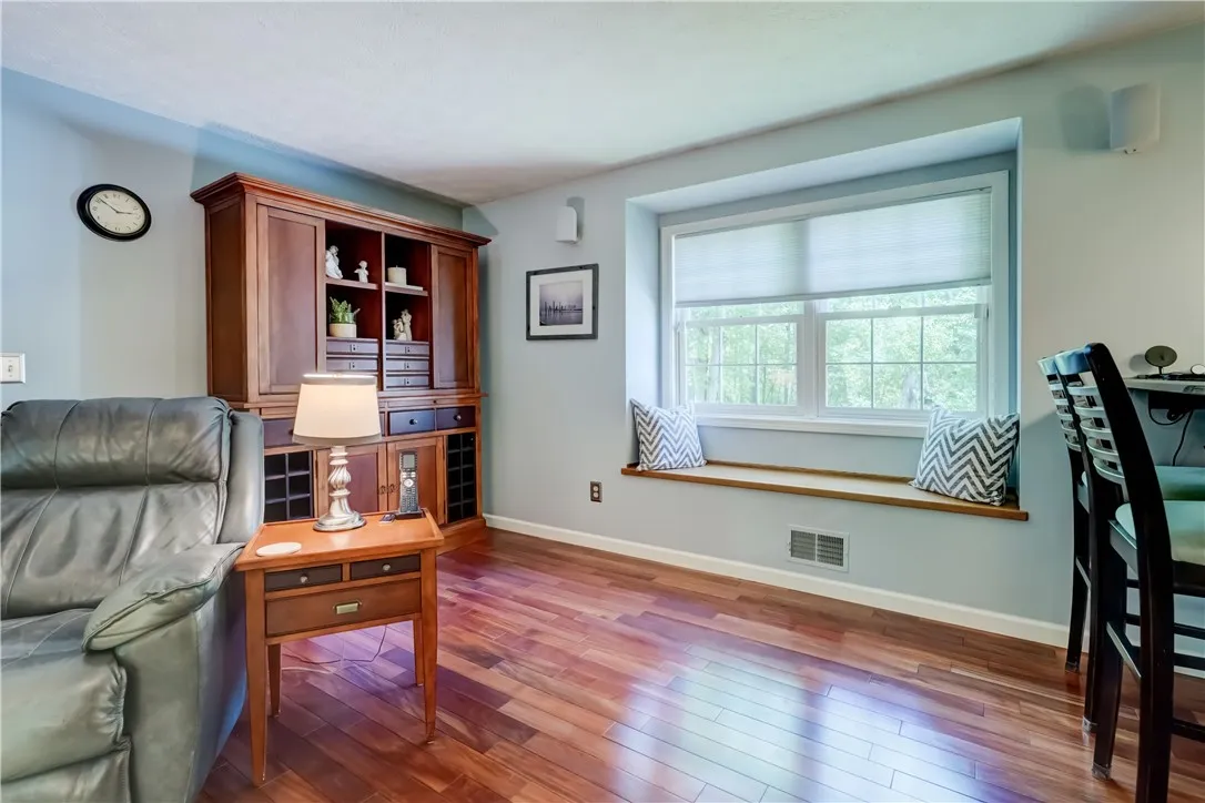 5713 Lincoln Road, Ontario, New York 14519, Ontario, New York 14519, 4 Bedrooms Bedrooms, 8 Rooms Rooms,2 BathroomsBathrooms,Residential,Closed,5713 Lincoln Road, Ontario, New York 14519,0,R1626320