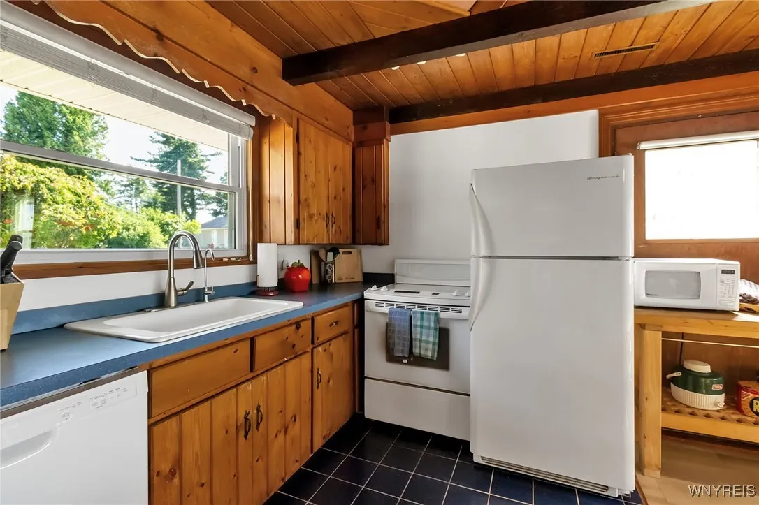 8763 Lakeview Drive, Somerset, New York 14012, Somerset, New York 14012, 2 Bedrooms Bedrooms, 7 Rooms Rooms,2 BathroomsBathrooms,Residential,Closed,8763 Lakeview Drive, Somerset, New York 14012,0,B1624592