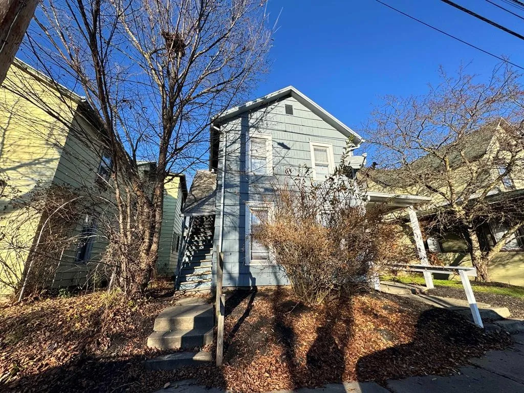 339 East Market Street Ext Upper, Corning City, Ne, Corning City, New York 14830, 2 Bedrooms Bedrooms, 6 Rooms Rooms,1 BathroomBathrooms,Residential Lease,For Rent,339 East Market Street Ext Upper, Corning City, Ne,R1626805