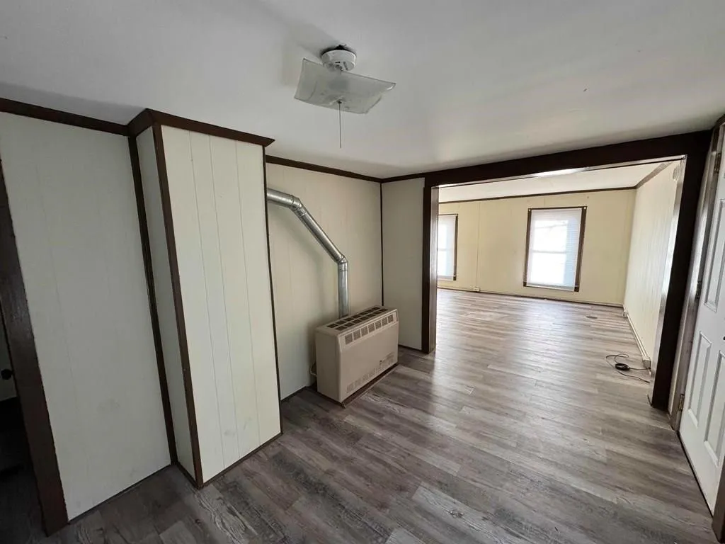339 East Market Street Ext Upper, Corning City, Ne, Corning City, New York 14830, 2 Bedrooms Bedrooms, 6 Rooms Rooms,1 BathroomBathrooms,Residential Lease,For Rent,339 East Market Street Ext Upper, Corning City, Ne,R1626805