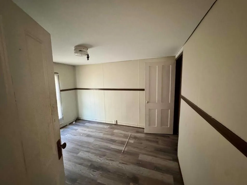 339 East Market Street Ext Upper, Corning City, Ne, Corning City, New York 14830, 2 Bedrooms Bedrooms, 6 Rooms Rooms,1 BathroomBathrooms,Residential Lease,For Rent,339 East Market Street Ext Upper, Corning City, Ne,R1626805