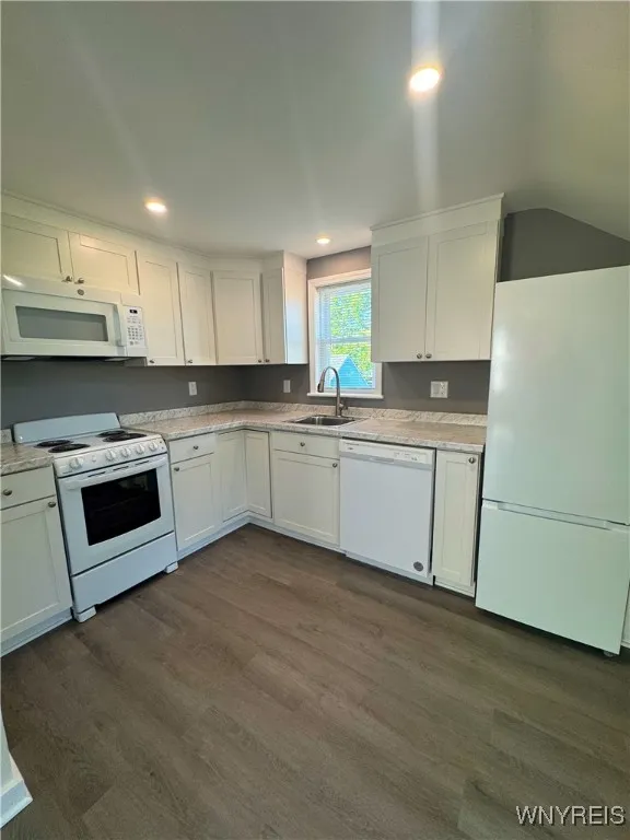 156 Hoover Avenue, Tonawanda, New York 14217, Tonawanda, New York 14217, 2 Bedrooms Bedrooms, 4 Rooms Rooms,1 BathroomBathrooms,Residential Lease,For Rent,156 Hoover Avenue, Tonawanda, New York 14217,B1626804