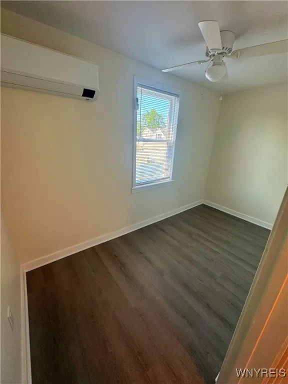 156 Hoover Avenue, Tonawanda, New York 14217, Tonawanda, New York 14217, 2 Bedrooms Bedrooms, 4 Rooms Rooms,1 BathroomBathrooms,Residential Lease,For Rent,156 Hoover Avenue, Tonawanda, New York 14217,B1626804