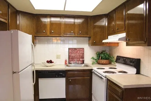 111 #04 Peppertree Drive, Amherst, New York 14228, Amherst, New York 14228, 1 Bedroom Bedrooms, 3 Rooms Rooms,1 BathroomBathrooms,Residential Lease,For Rent,111 #04 Peppertree Drive, Amherst, New York 14228,B1626815