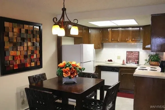 111 #04 Peppertree Drive, Amherst, New York 14228, Amherst, New York 14228, 1 Bedroom Bedrooms, 3 Rooms Rooms,1 BathroomBathrooms,Residential Lease,For Rent,111 #04 Peppertree Drive, Amherst, New York 14228,B1626815
