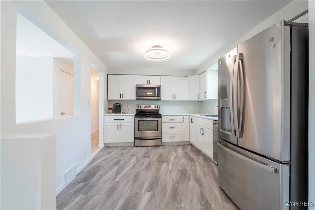 70 Christopher Drive, West Seneca, New York 14224, West Seneca, New York 14224, 3 Bedrooms Bedrooms, 8 Rooms Rooms,1 BathroomBathrooms,Residential,Closed,70 Christopher Drive, West Seneca, New York 14224,0,B1626741