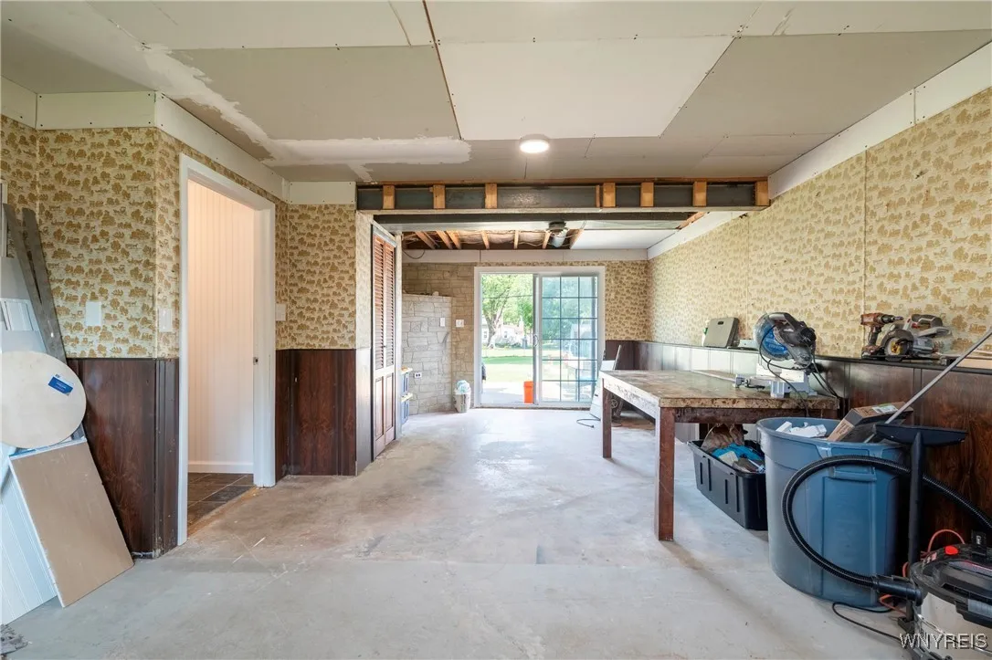 70 Christopher Drive, West Seneca, New York 14224, West Seneca, New York 14224, 3 Bedrooms Bedrooms, 8 Rooms Rooms,1 BathroomBathrooms,Residential,Closed,70 Christopher Drive, West Seneca, New York 14224,0,B1626741