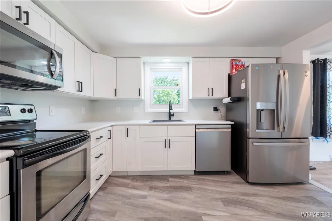 70 Christopher Drive, West Seneca, New York 14224, West Seneca, New York 14224, 3 Bedrooms Bedrooms, 8 Rooms Rooms,1 BathroomBathrooms,Residential,Closed,70 Christopher Drive, West Seneca, New York 14224,0,B1626741