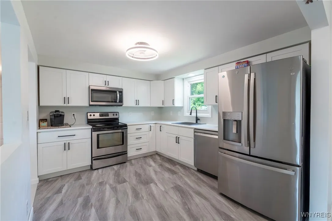 70 Christopher Drive, West Seneca, New York 14224, West Seneca, New York 14224, 3 Bedrooms Bedrooms, 8 Rooms Rooms,1 BathroomBathrooms,Residential,Closed,70 Christopher Drive, West Seneca, New York 14224,0,B1626741