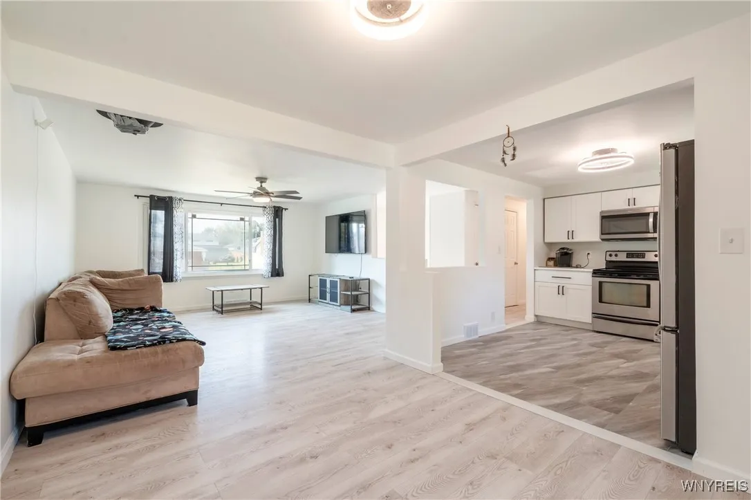 70 Christopher Drive, West Seneca, New York 14224, West Seneca, New York 14224, 3 Bedrooms Bedrooms, 8 Rooms Rooms,1 BathroomBathrooms,Residential,Closed,70 Christopher Drive, West Seneca, New York 14224,0,B1626741