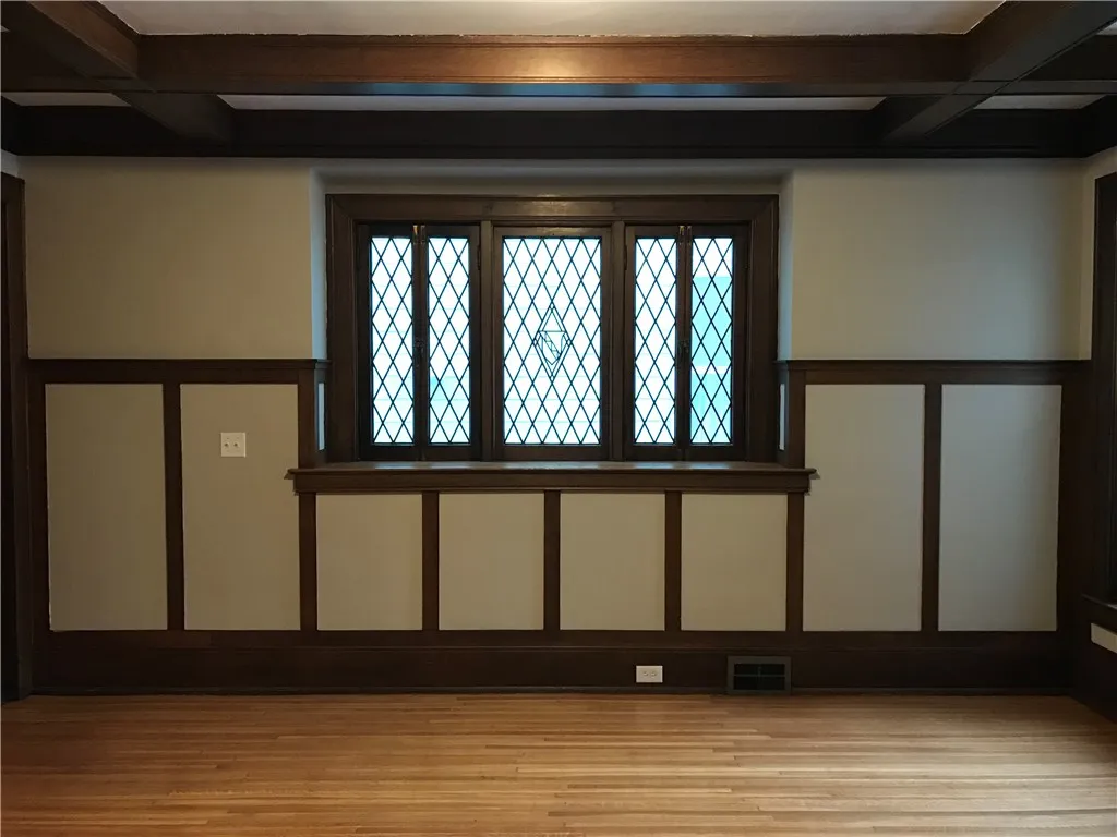 91 Merriman Street 1, Rochester, New York 14607, Rochester, New York 14607, 2 Bedrooms Bedrooms, 5 Rooms Rooms,1 BathroomBathrooms,Residential Lease,For Rent,91 Merriman Street 1, Rochester, New York 14607,R1626799