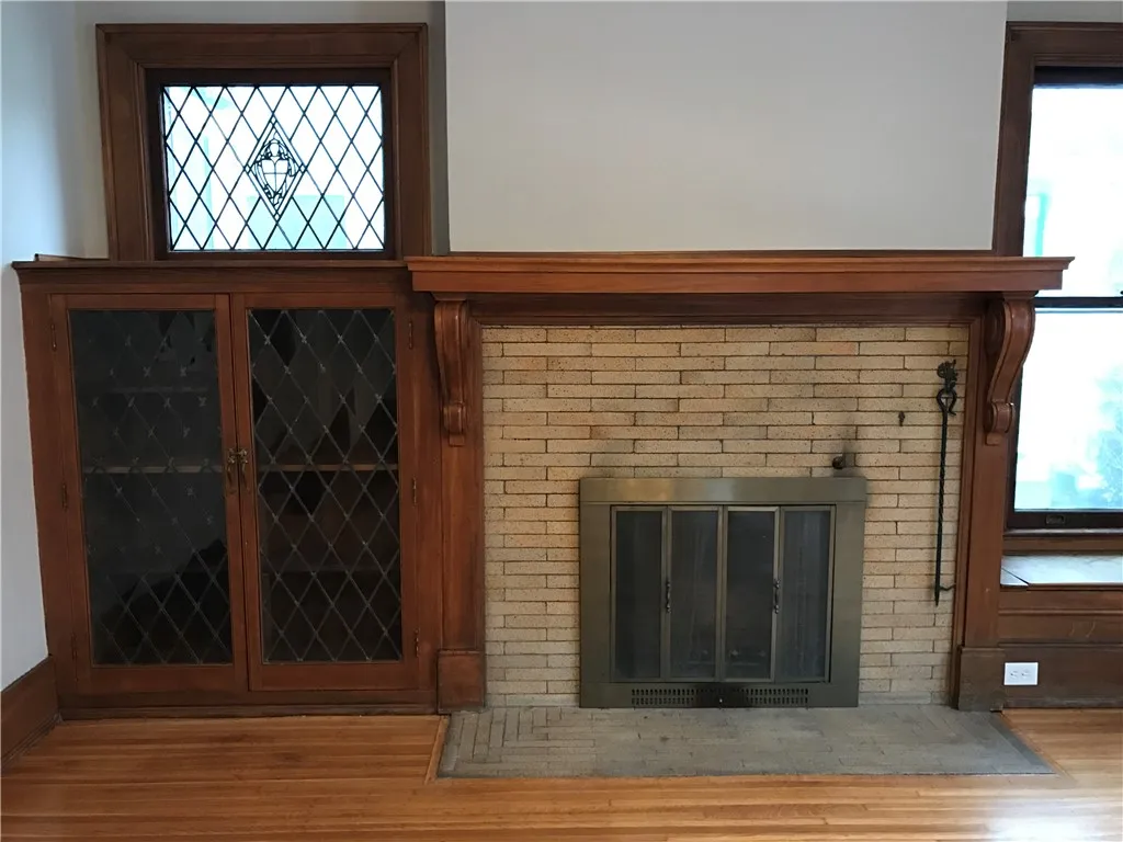 91 Merriman Street 1, Rochester, New York 14607, Rochester, New York 14607, 2 Bedrooms Bedrooms, 5 Rooms Rooms,1 BathroomBathrooms,Residential Lease,For Rent,91 Merriman Street 1, Rochester, New York 14607,R1626799