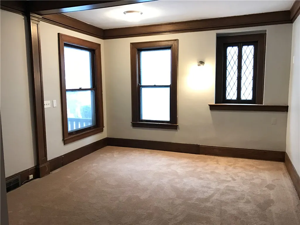 91 Merriman Street 1, Rochester, New York 14607, Rochester, New York 14607, 2 Bedrooms Bedrooms, 5 Rooms Rooms,1 BathroomBathrooms,Residential Lease,For Rent,91 Merriman Street 1, Rochester, New York 14607,R1626799